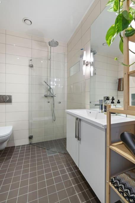 Modern 2Bed Room Sea View Apartment @ Oslo Barcode Екстер'єр фото